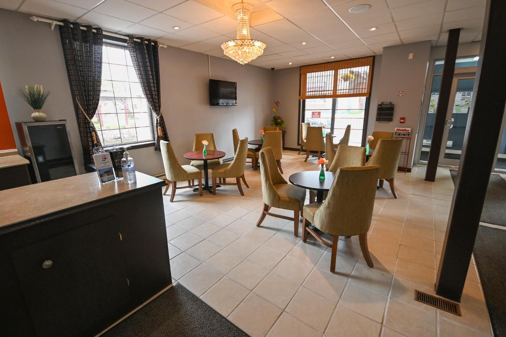Le Voyageur Inn Mattawa Eksteriør bilde
