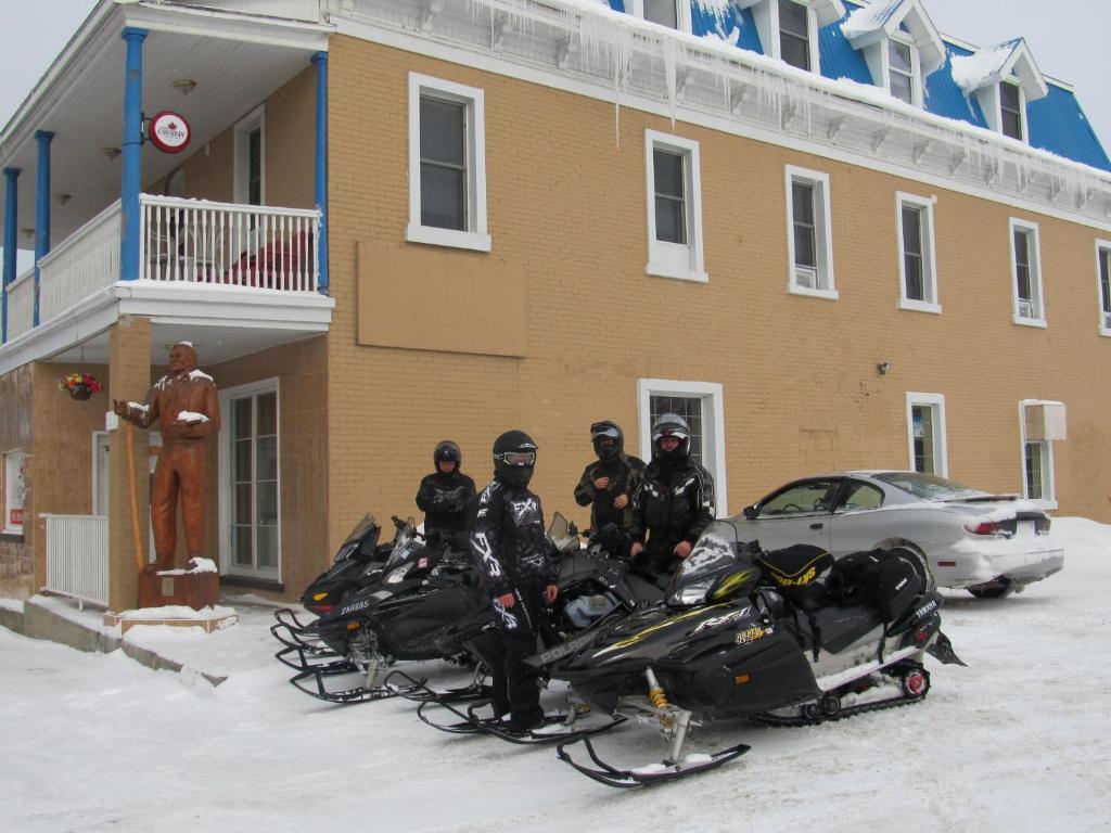 Le Voyageur Inn Mattawa Eksteriør bilde