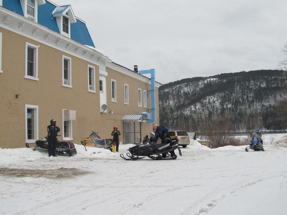 Le Voyageur Inn Mattawa Eksteriør bilde