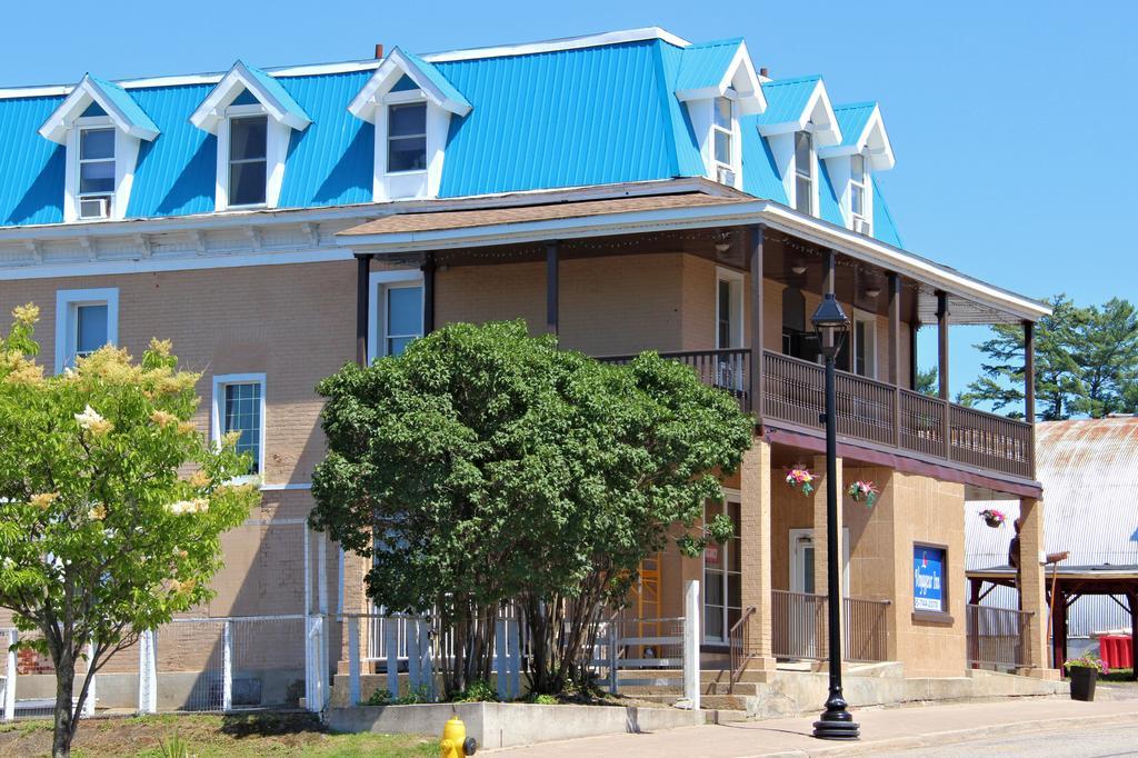 Le Voyageur Inn Mattawa Eksteriør bilde